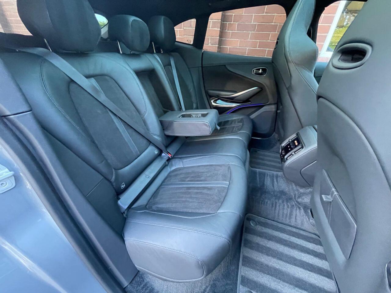Aston Martin DBX view 28