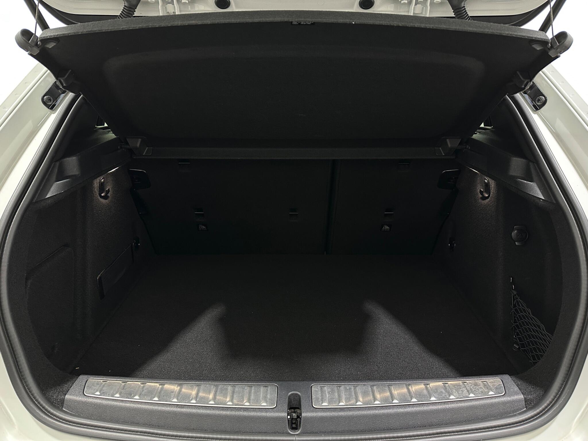 BMW 1 Series view 50