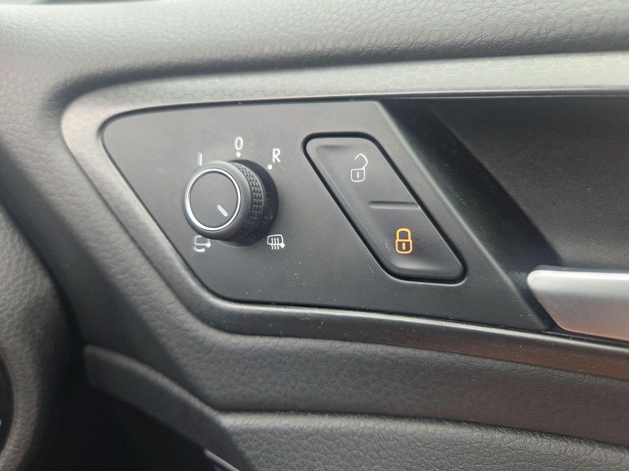 Volkswagen Golf view 14