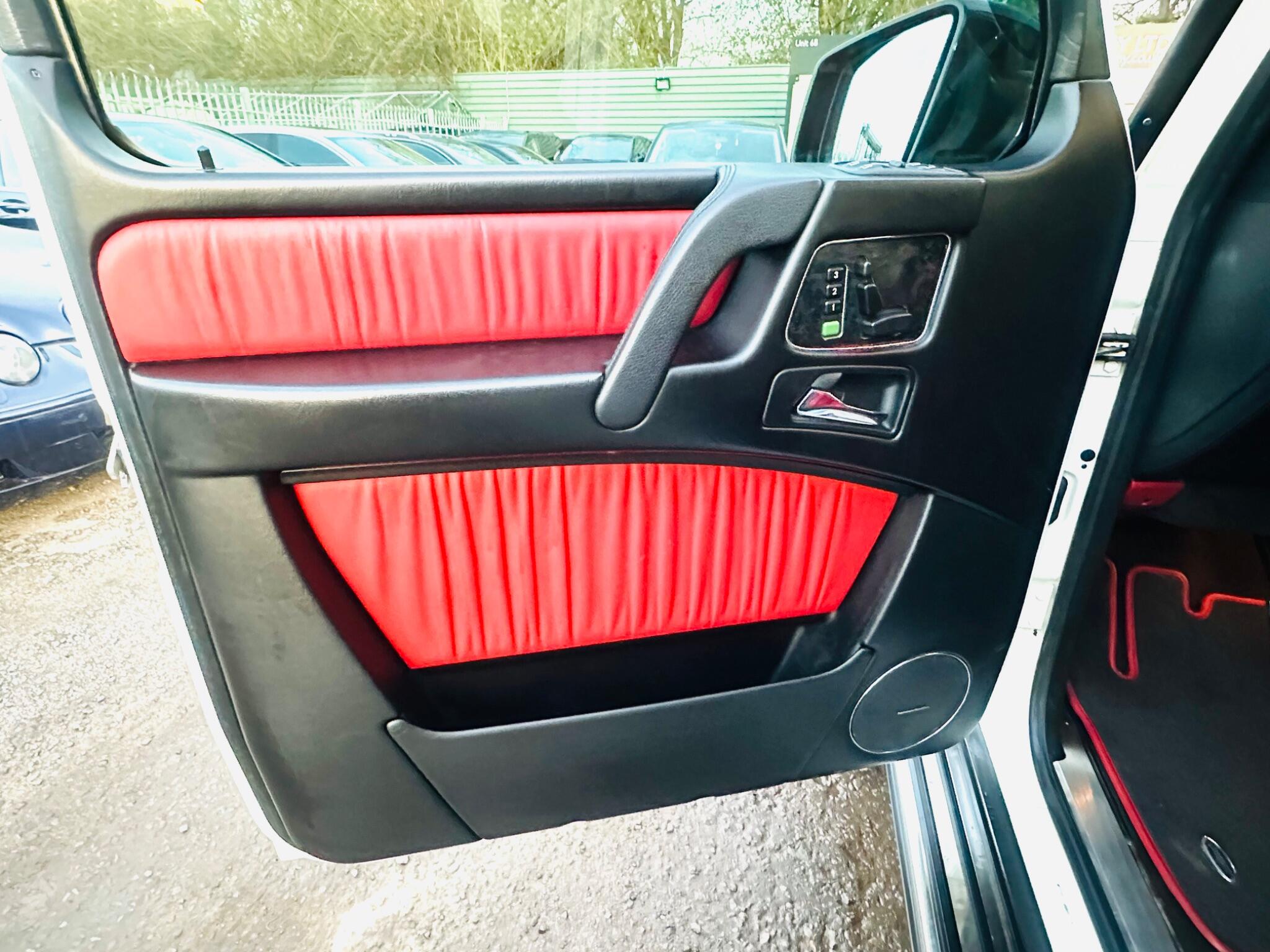 Mercedes-Benz G Class view 30