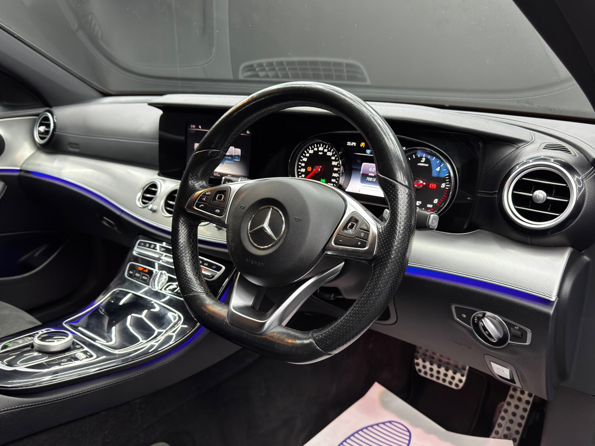 Mercedes-Benz E-Class view 9