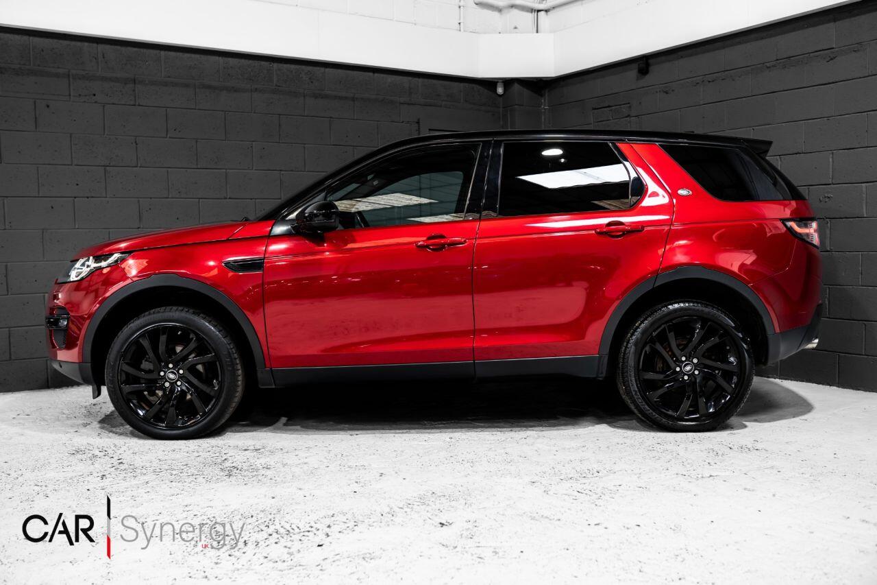 Land Rover Discovery Sport view 4