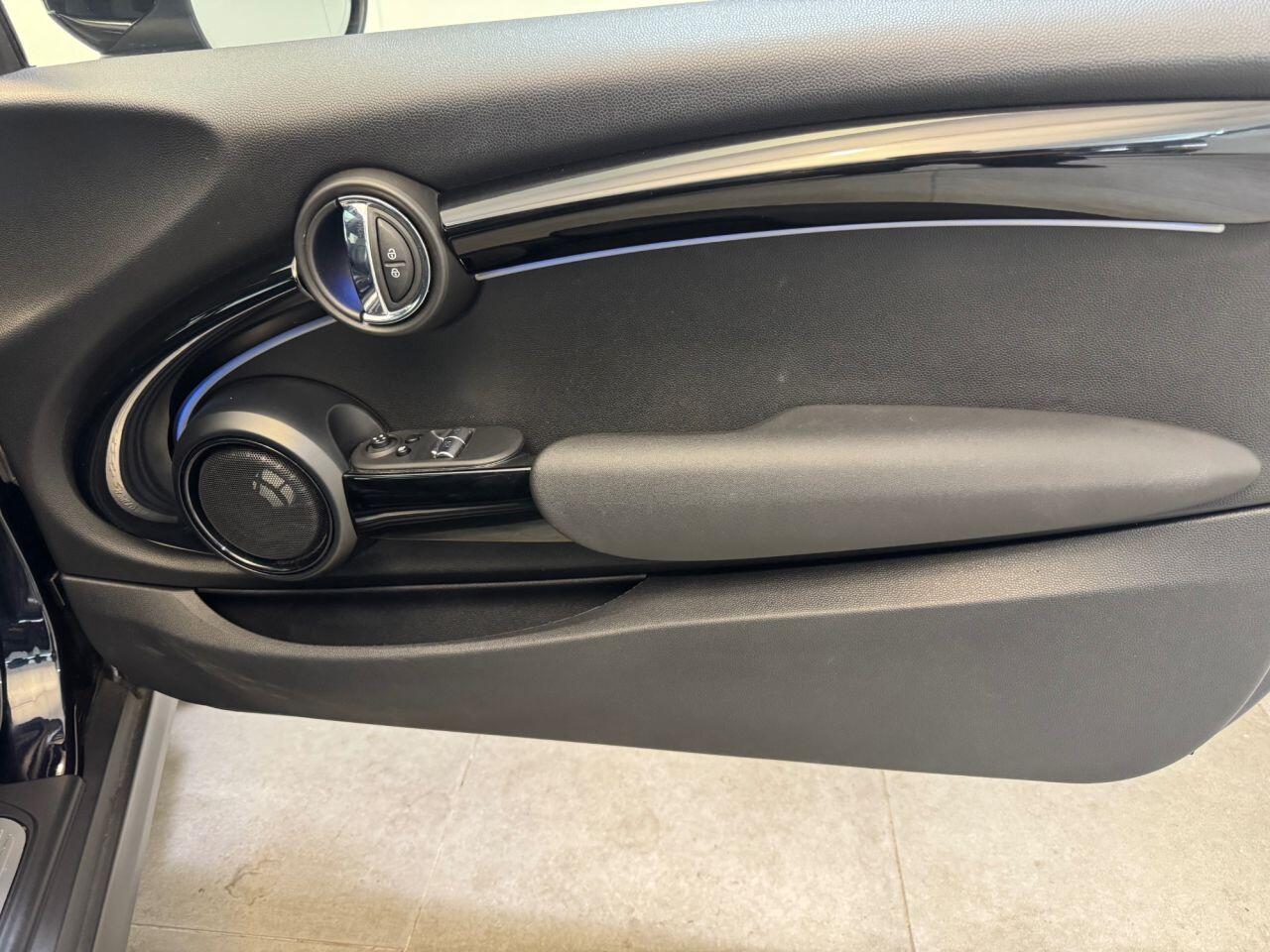 Mini Electric Hatch view 80