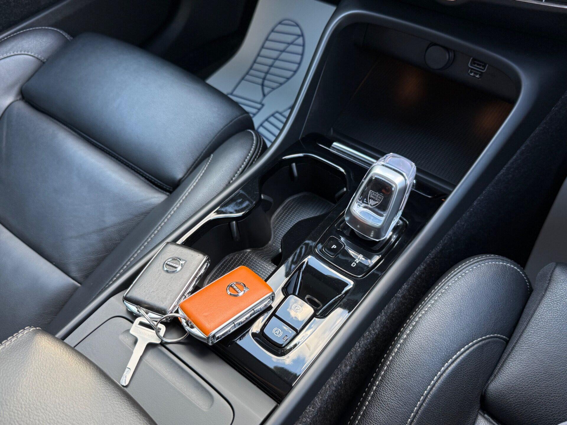 Volvo XC40 view 45