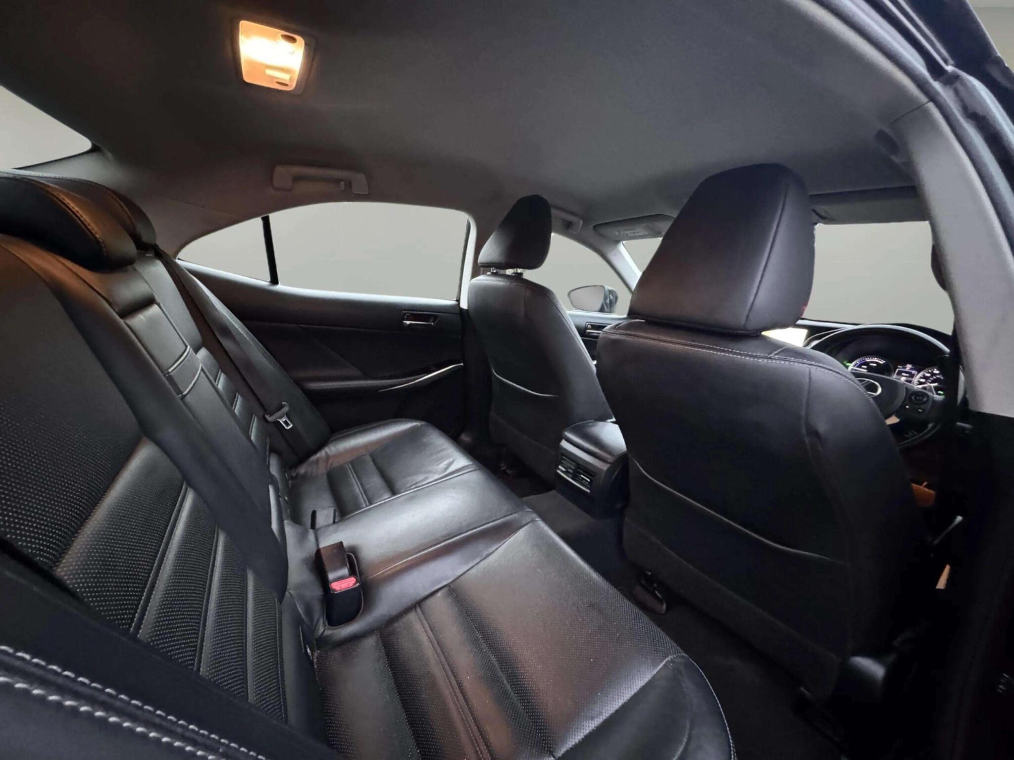 Lexus Is view 39