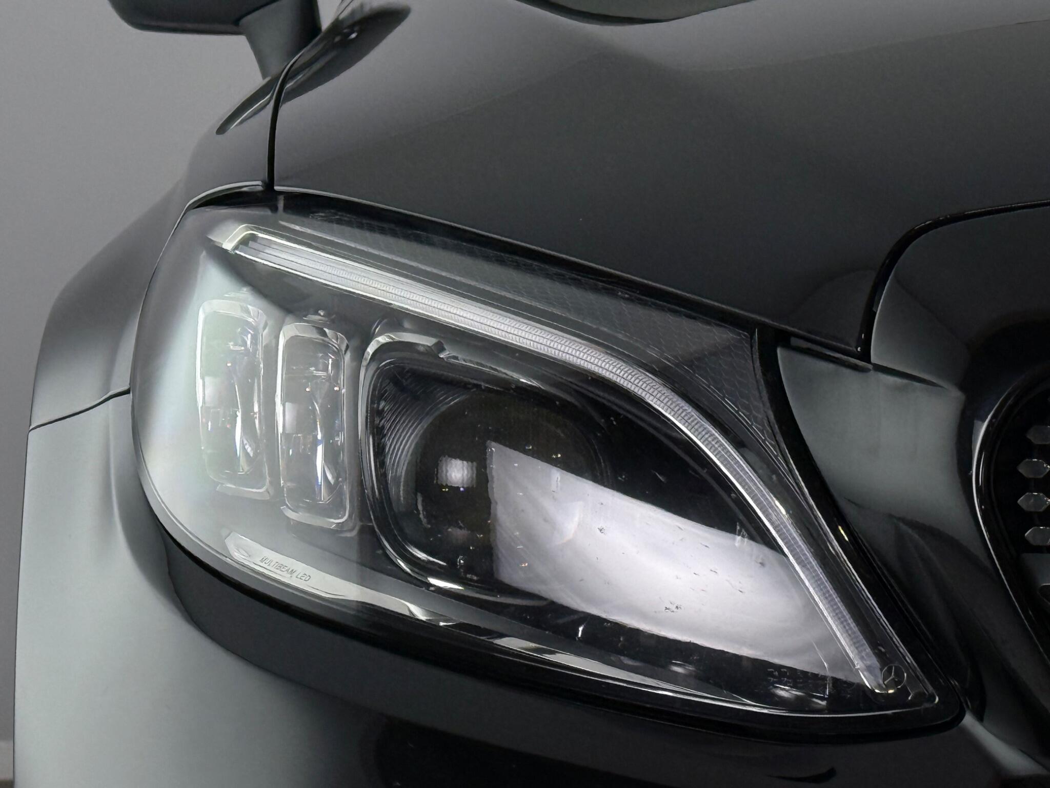 Mercedes-Benz C-Class view 4