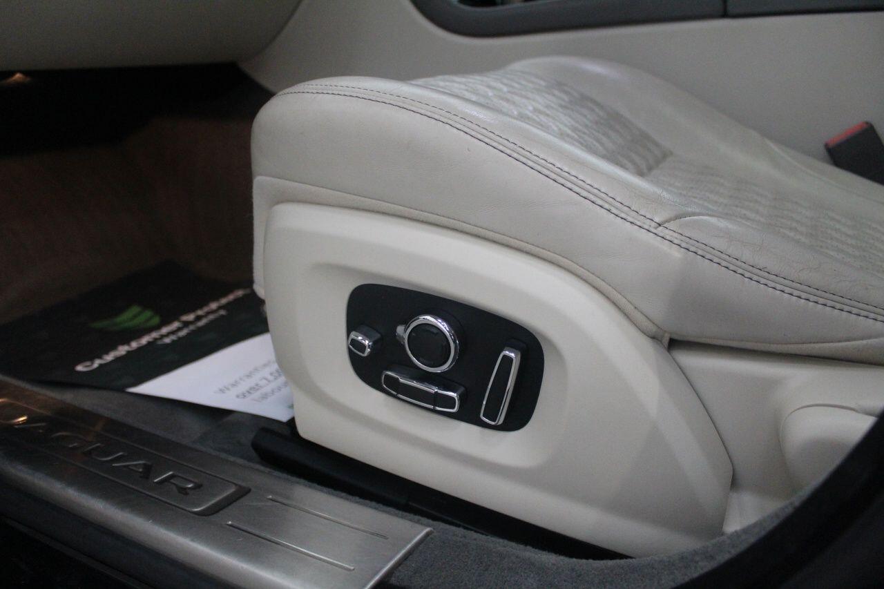 Jaguar XJ view 35