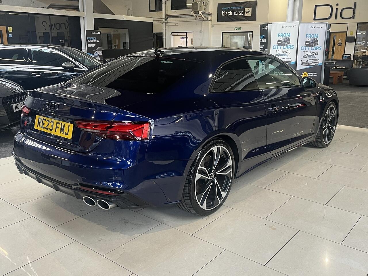 Audi S5 view 7