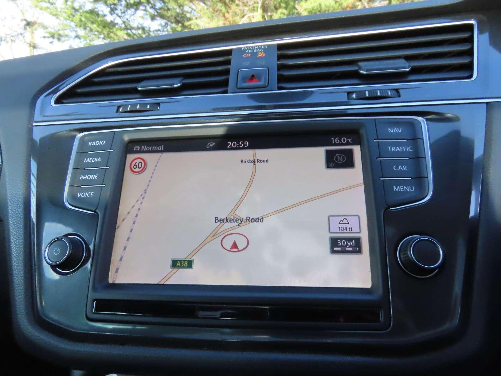 Volkswagen Tiguan view 10