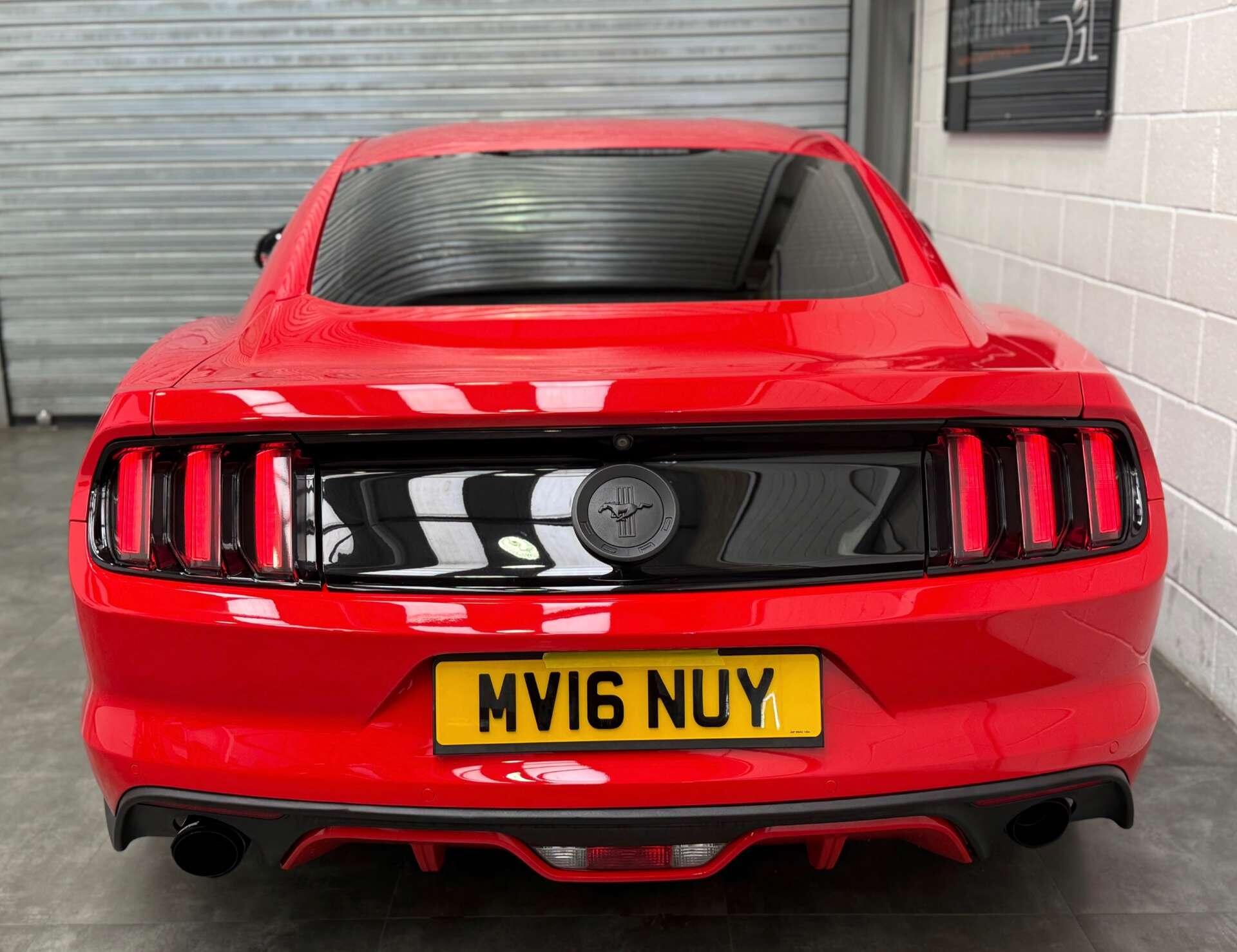Ford Mustang view 7