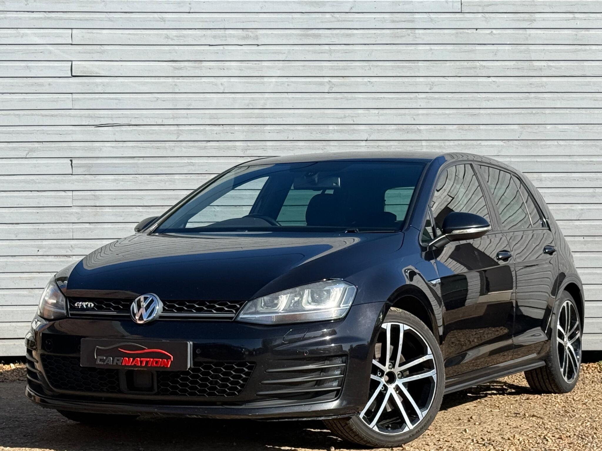 Volkswagen Golf view 3