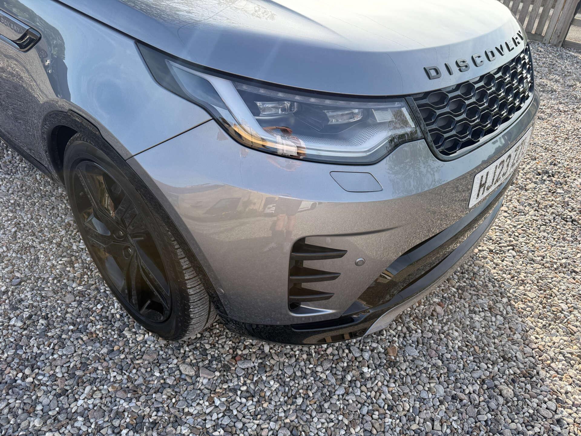 Land Rover Discovery view 14