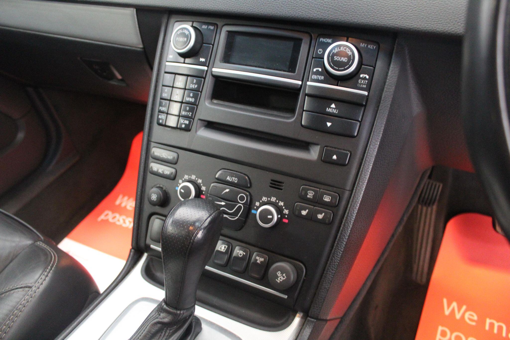Volvo XC90 view 37