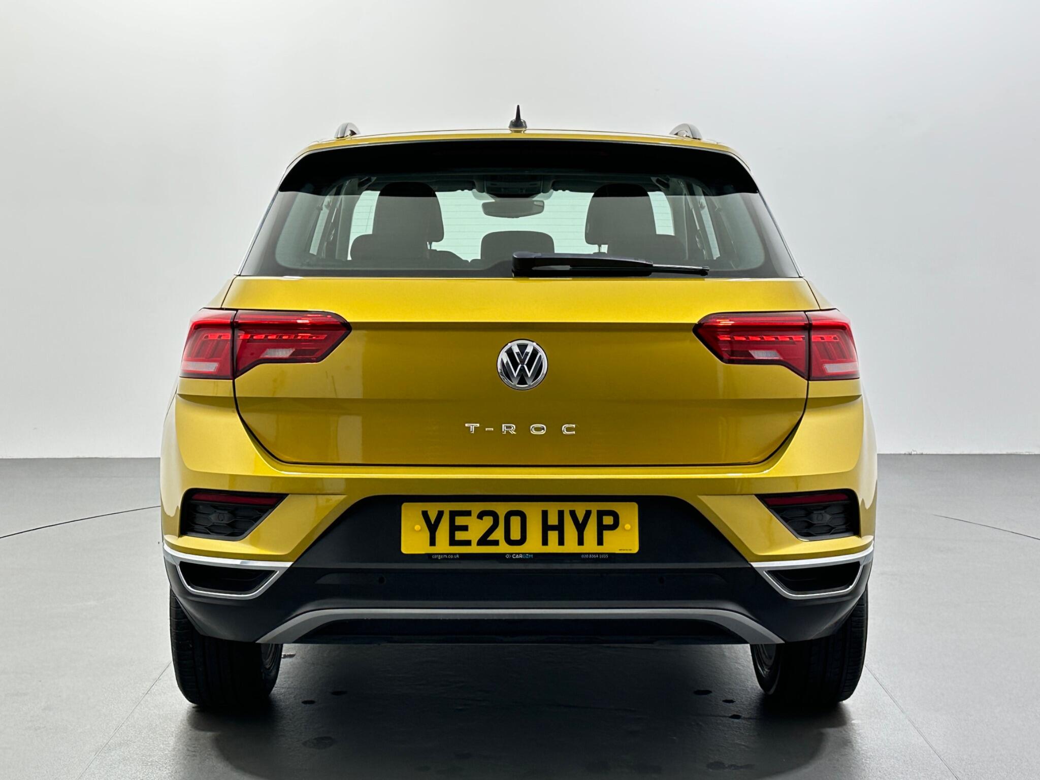 Volkswagen T-Roc view 7