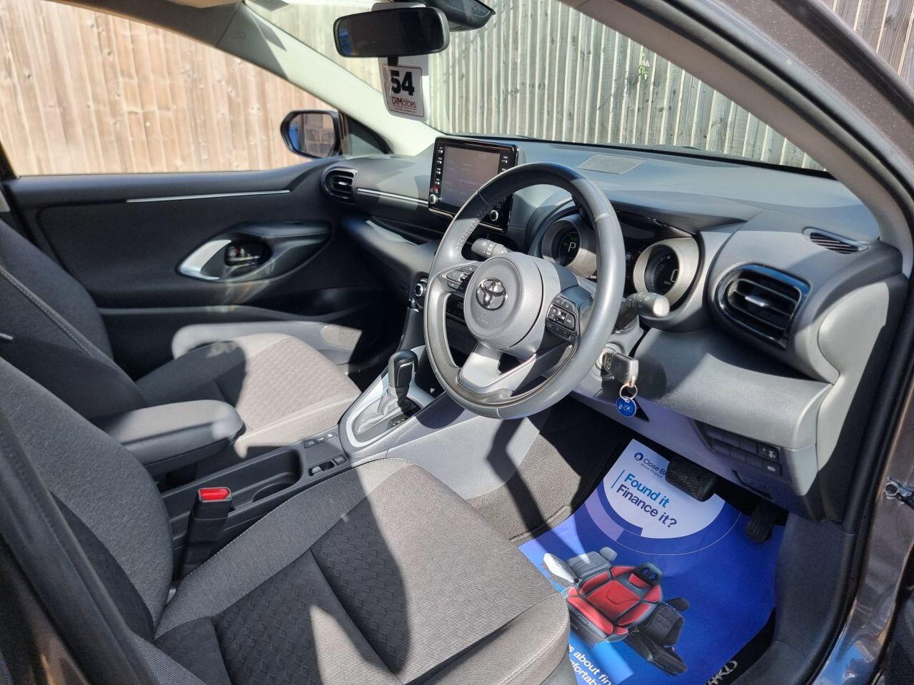 Toyota Yaris view 2