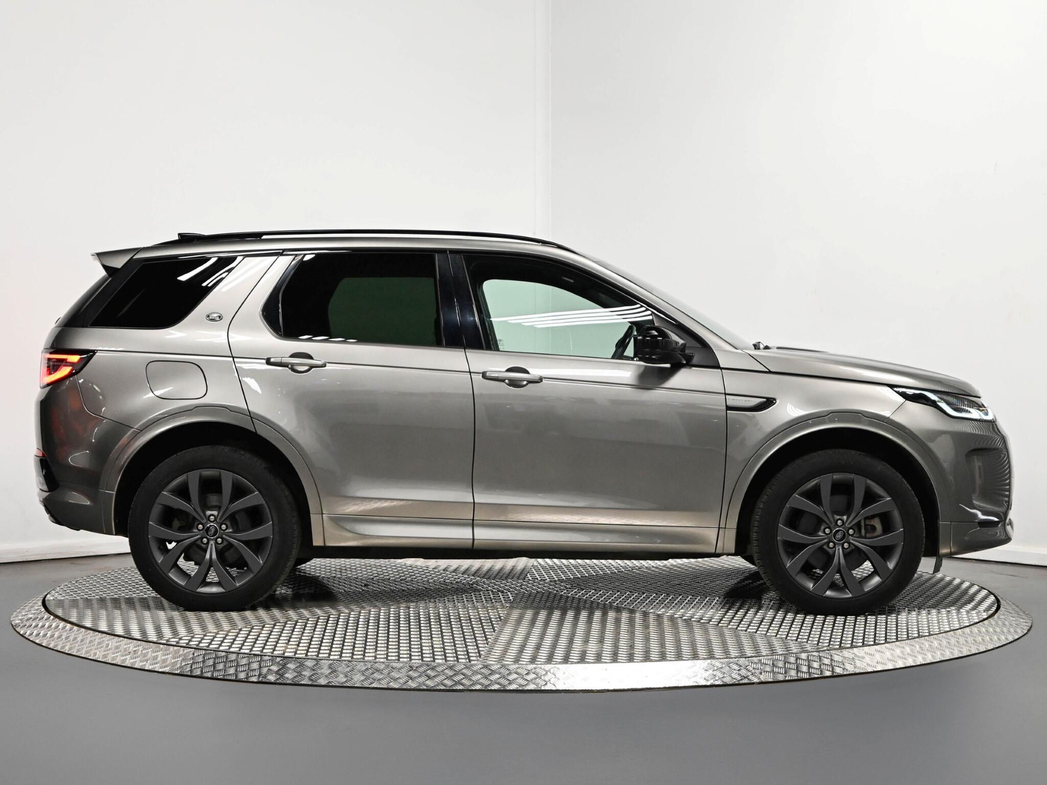 Land Rover Discovery Sport view 28