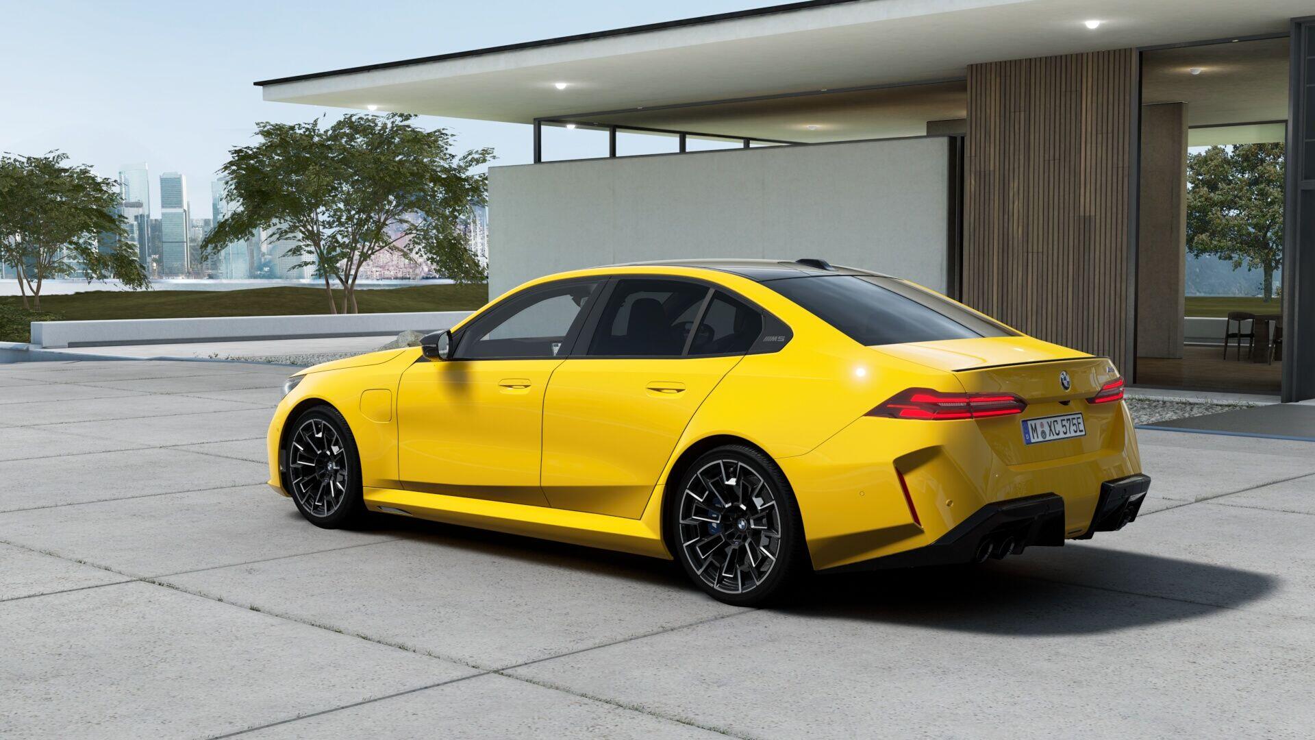 BMW M5 view 3
