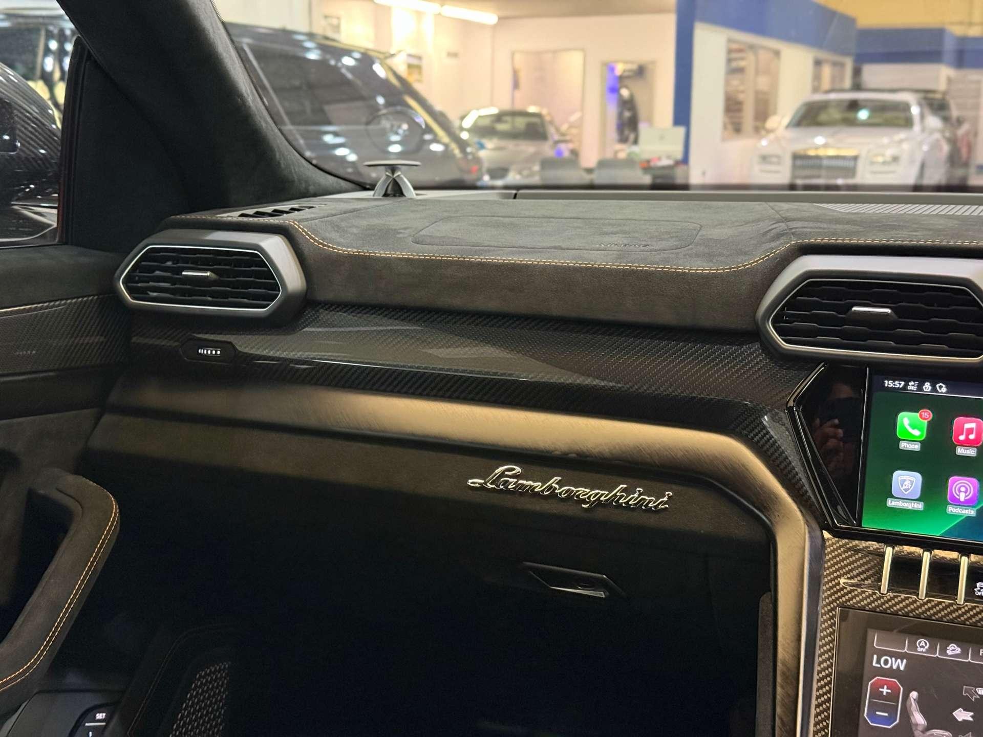 Lamborghini Urus view 40