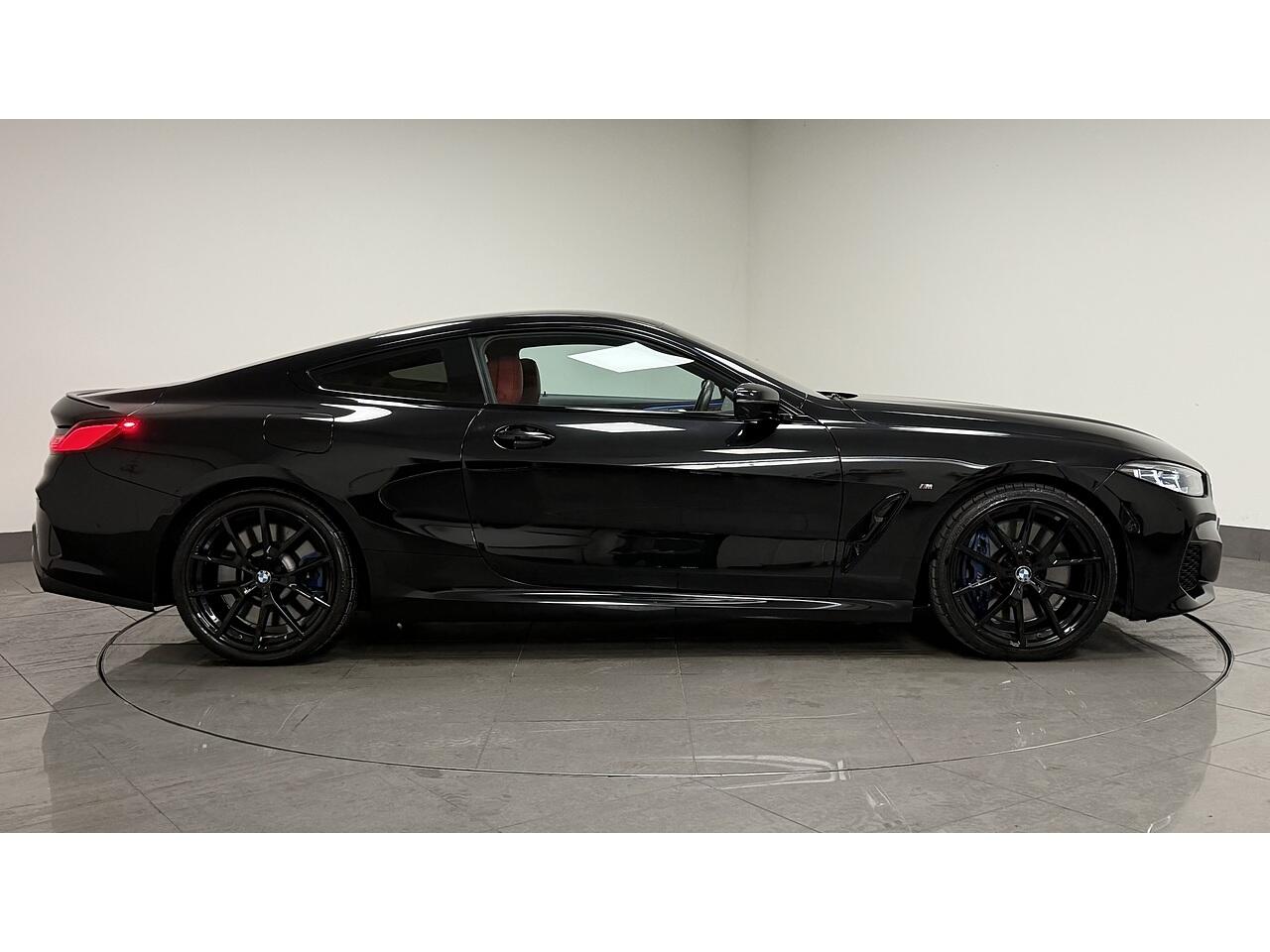 BMW 8 Series view 8