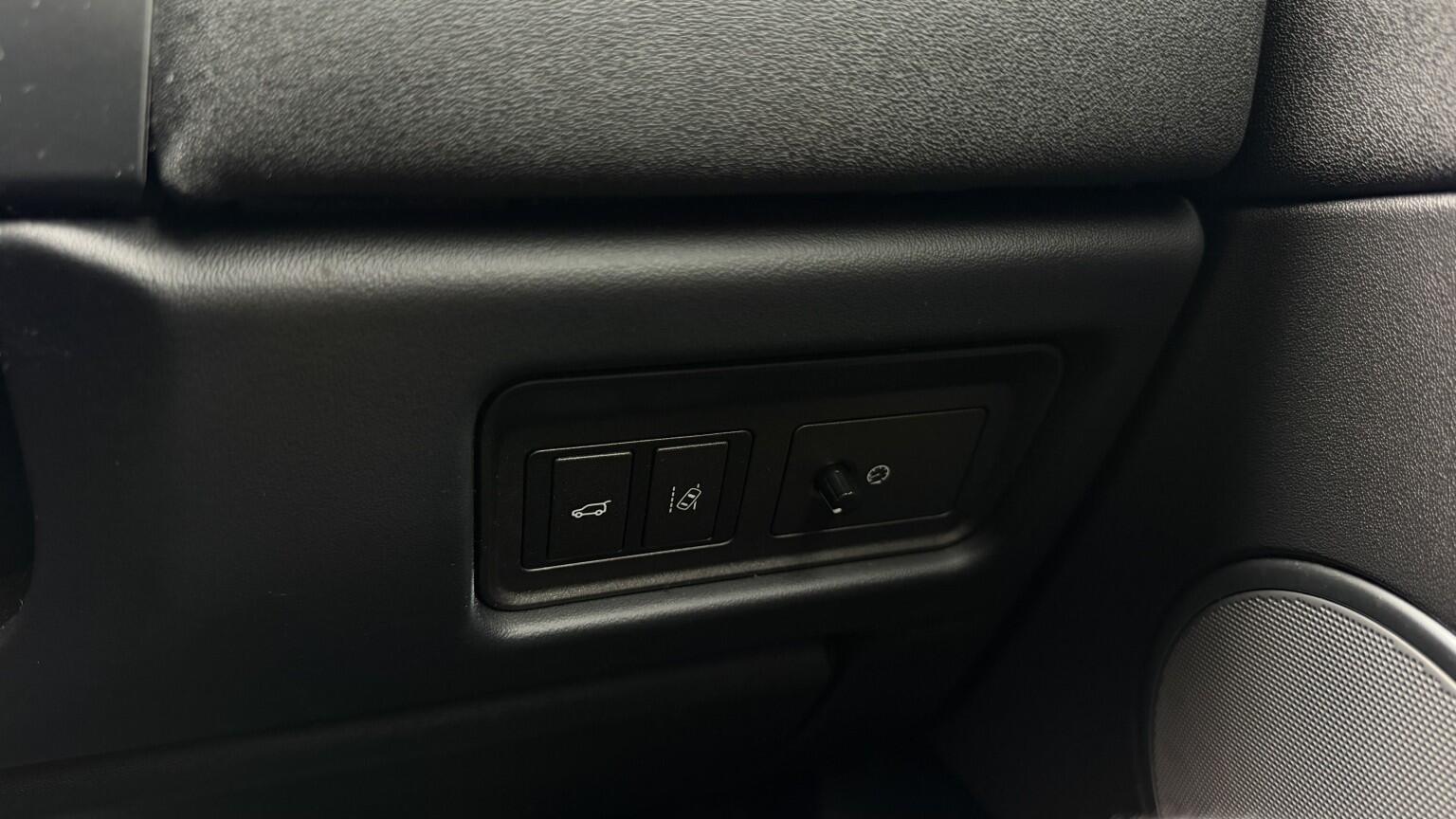 Land Rover Range Rover Evoque view 42
