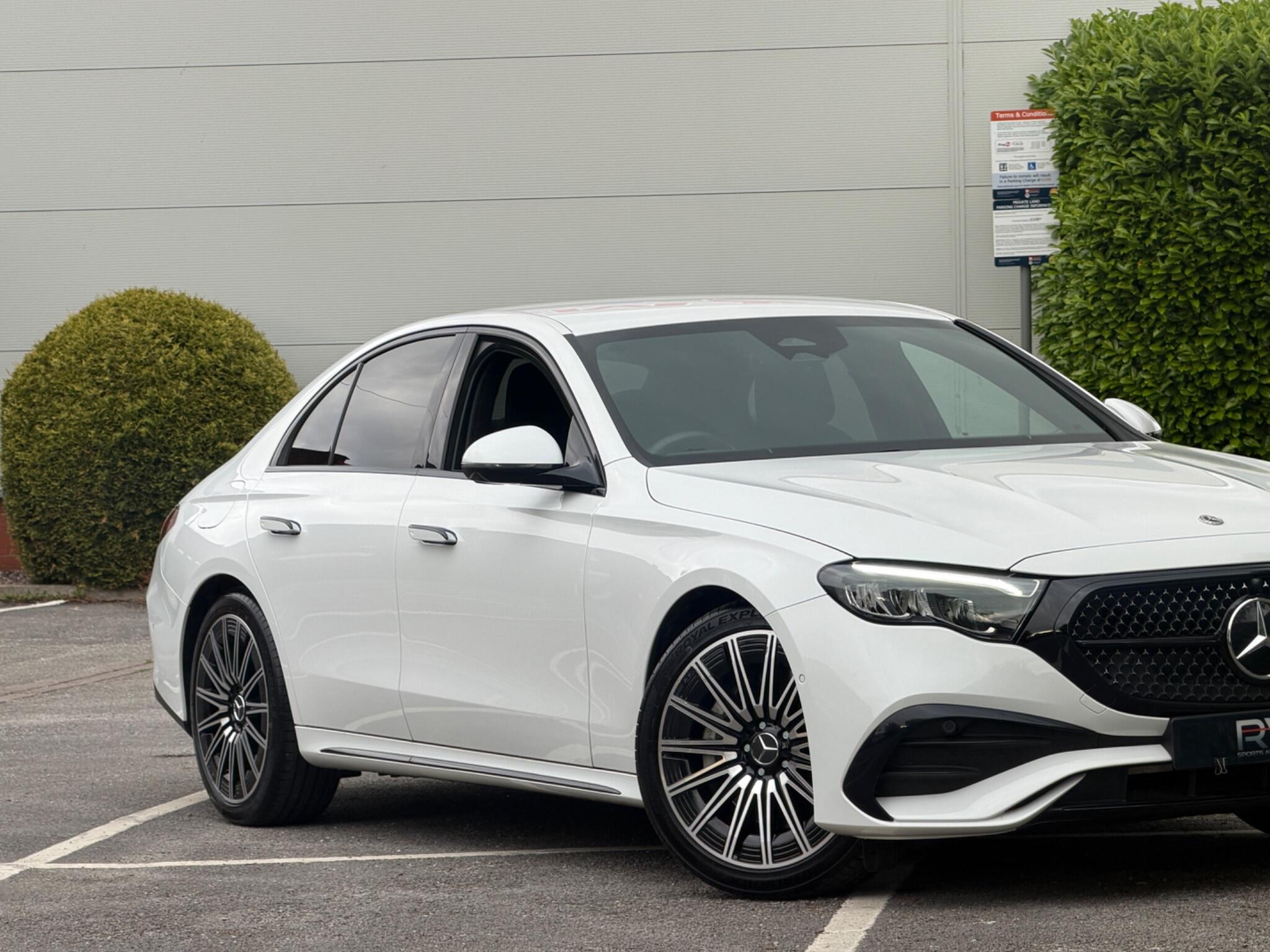 Mercedes-Benz E Class view 15