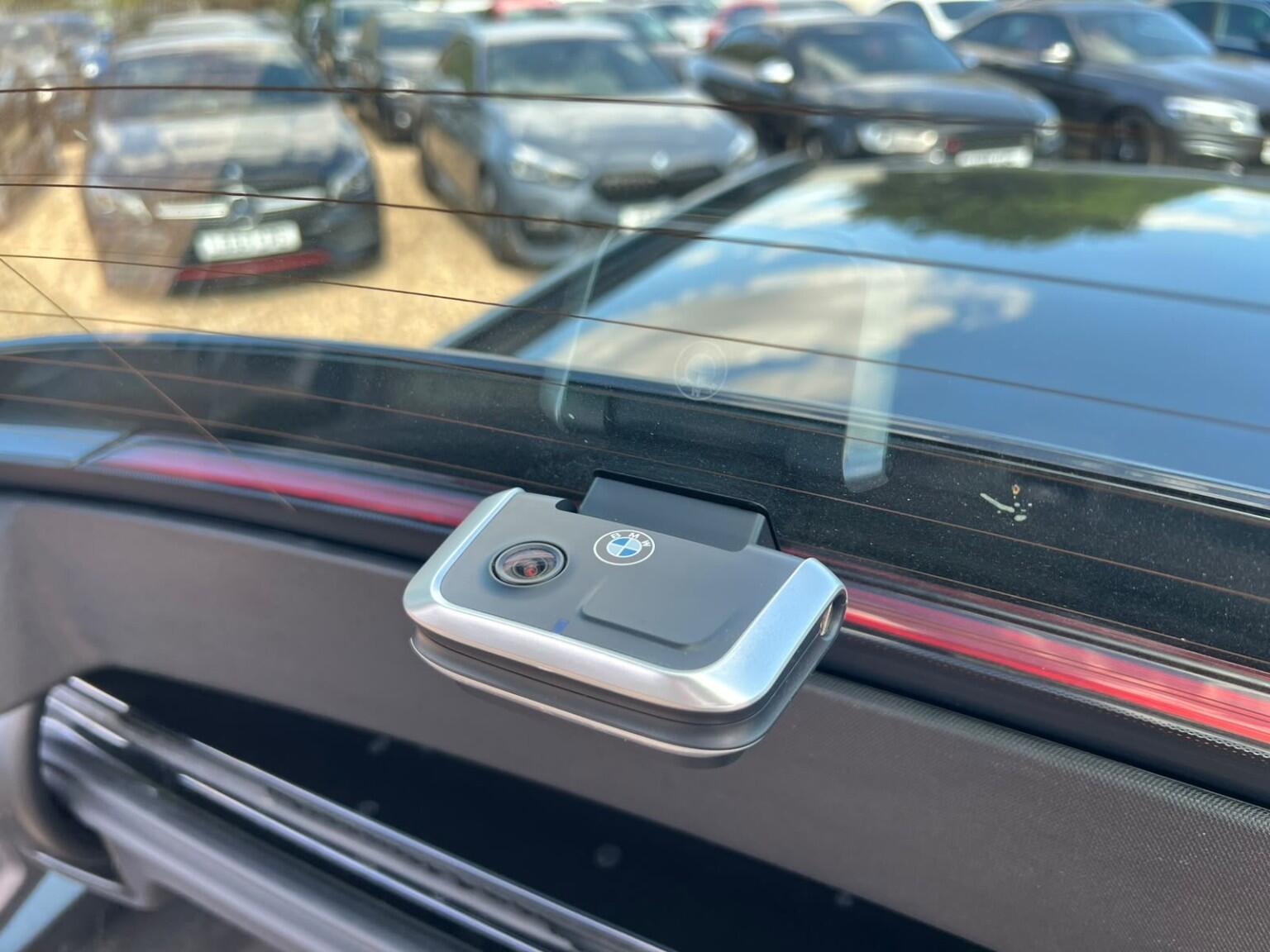 BMW 5 Series view 29