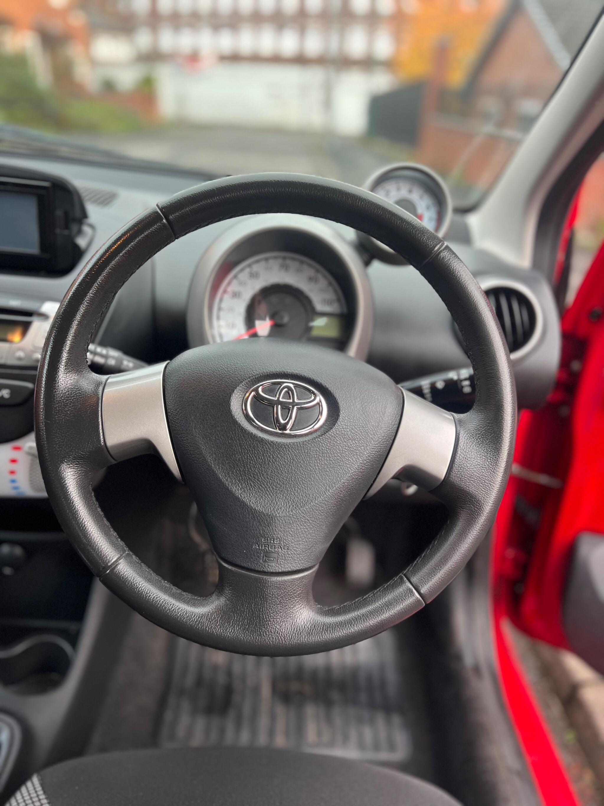 2014 Toyota AYGO image 23