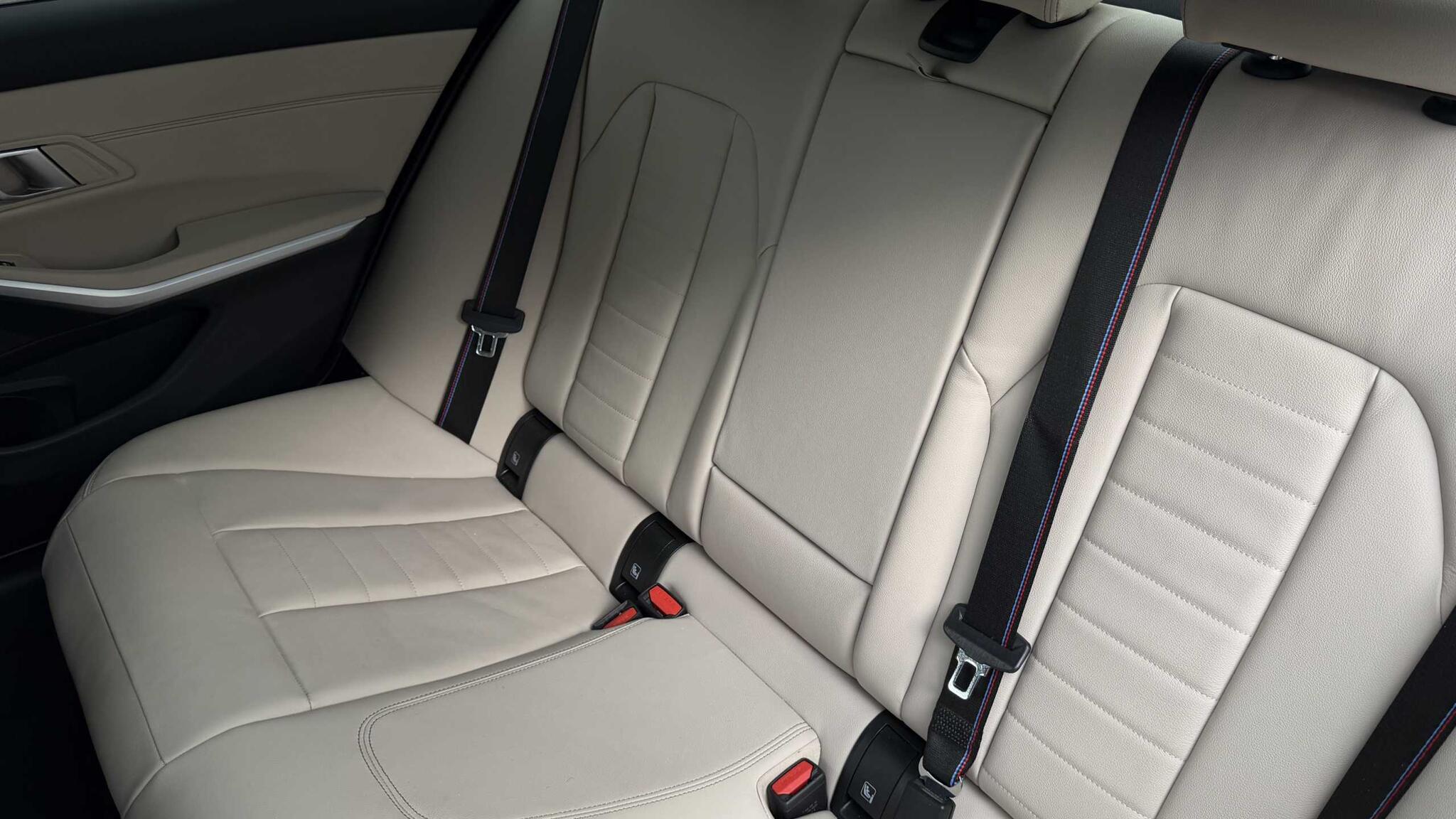 BMW 3 Series view 12