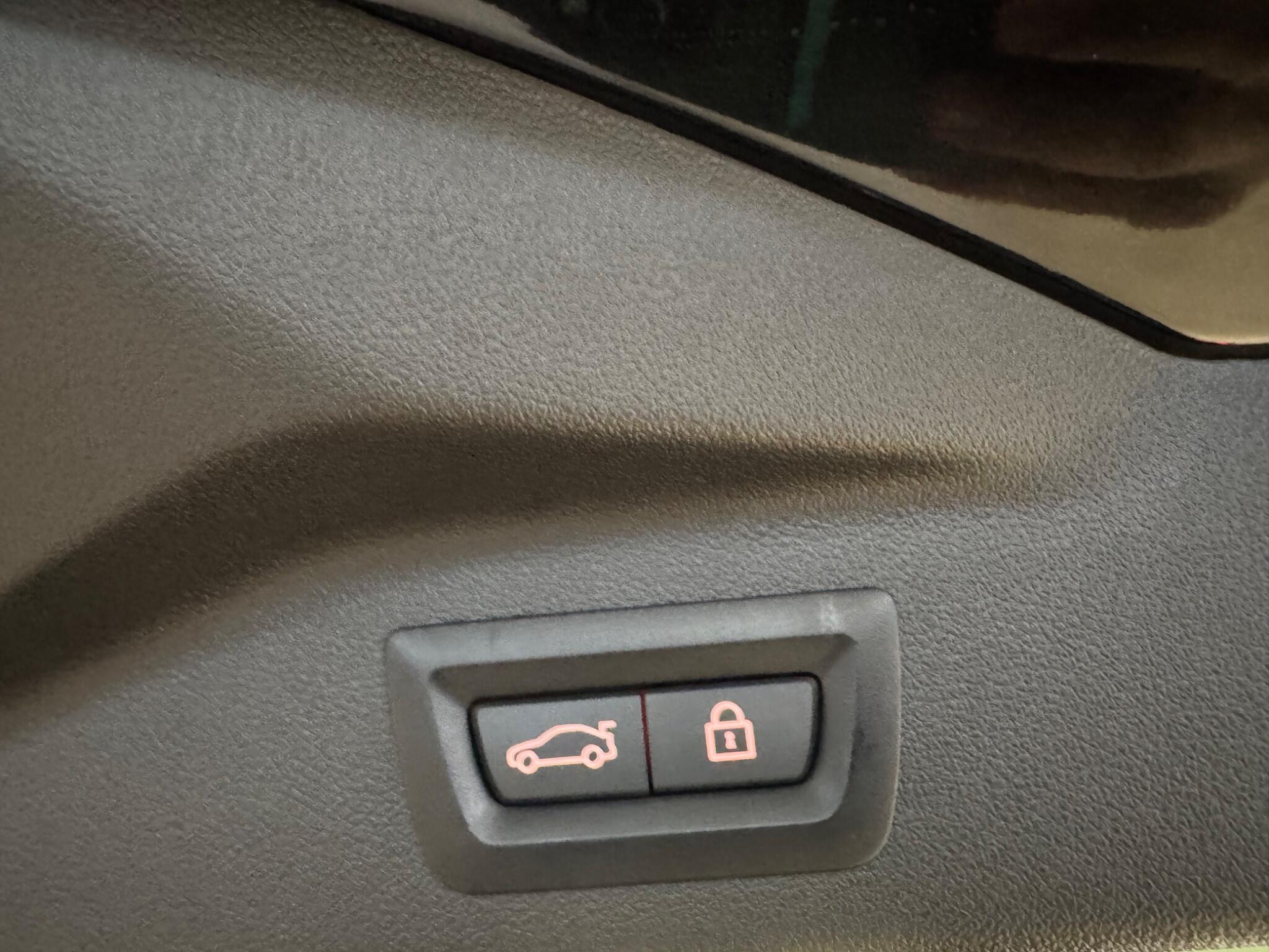 BMW X7 view 21