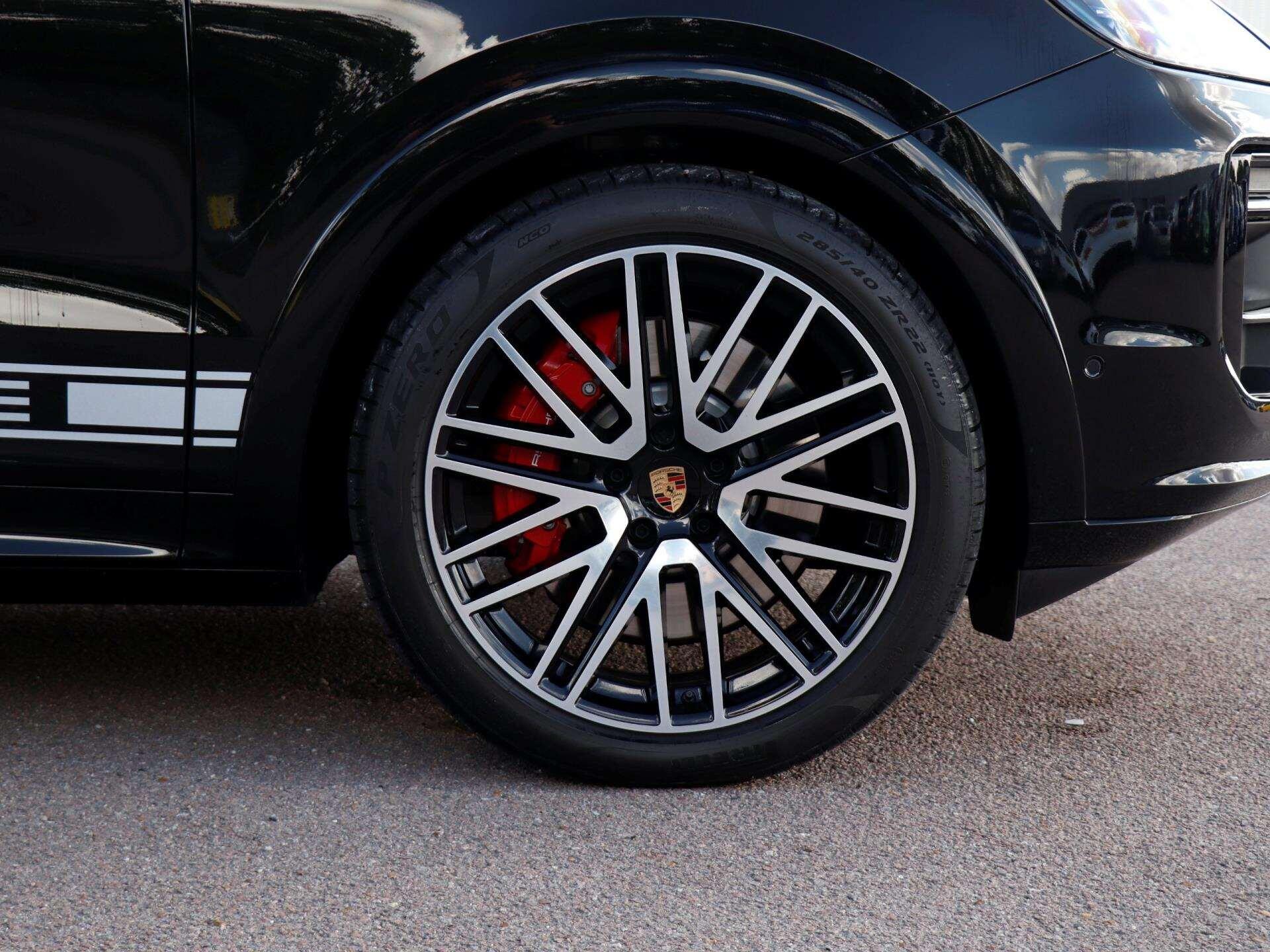 Porsche Cayenne view 34