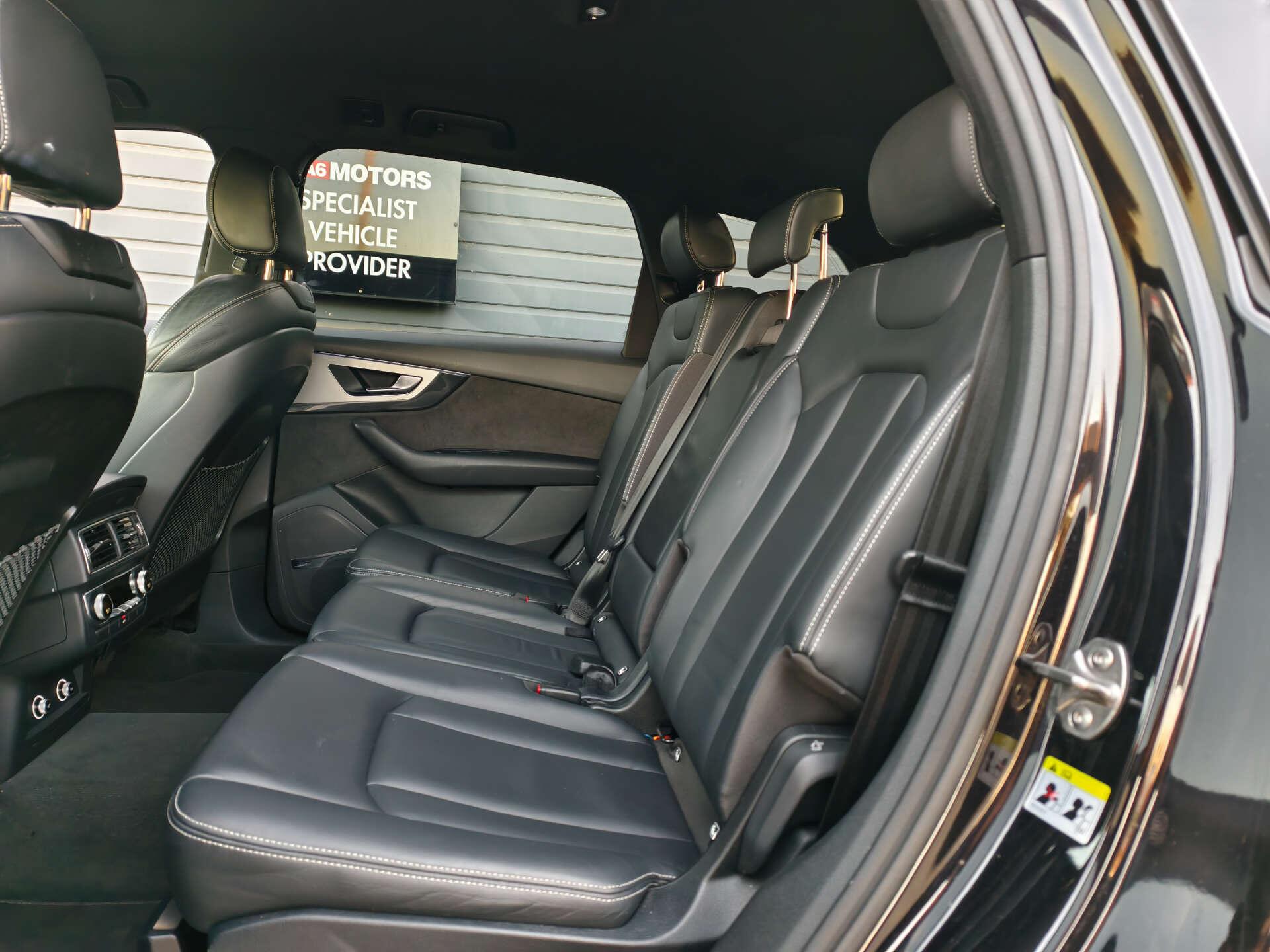 Audi SQ7 view 20