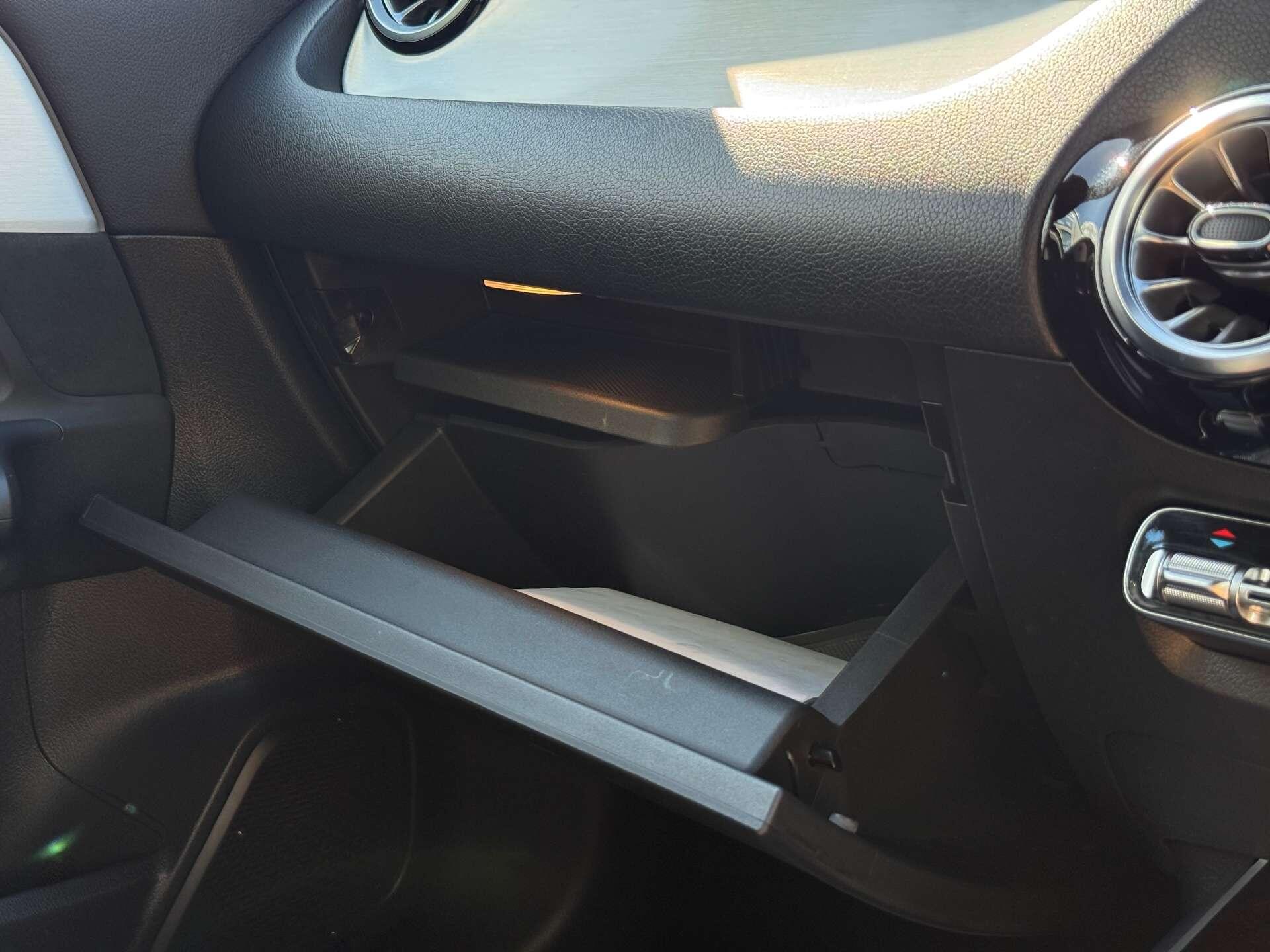Mercedes-Benz EQA view 61
