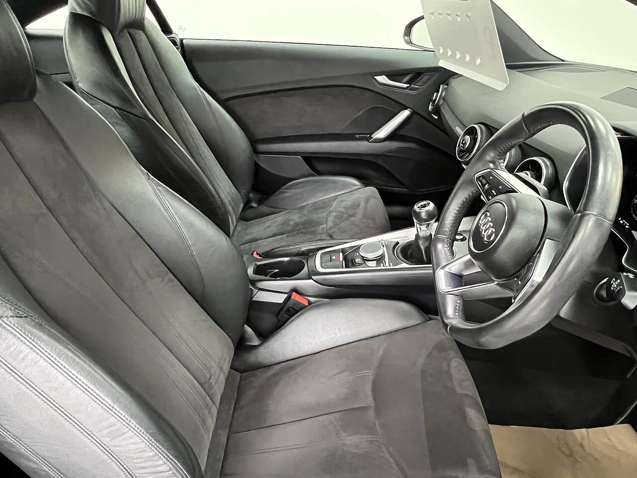 Audi TT view 8