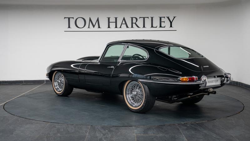 Jaguar E-Type view 5