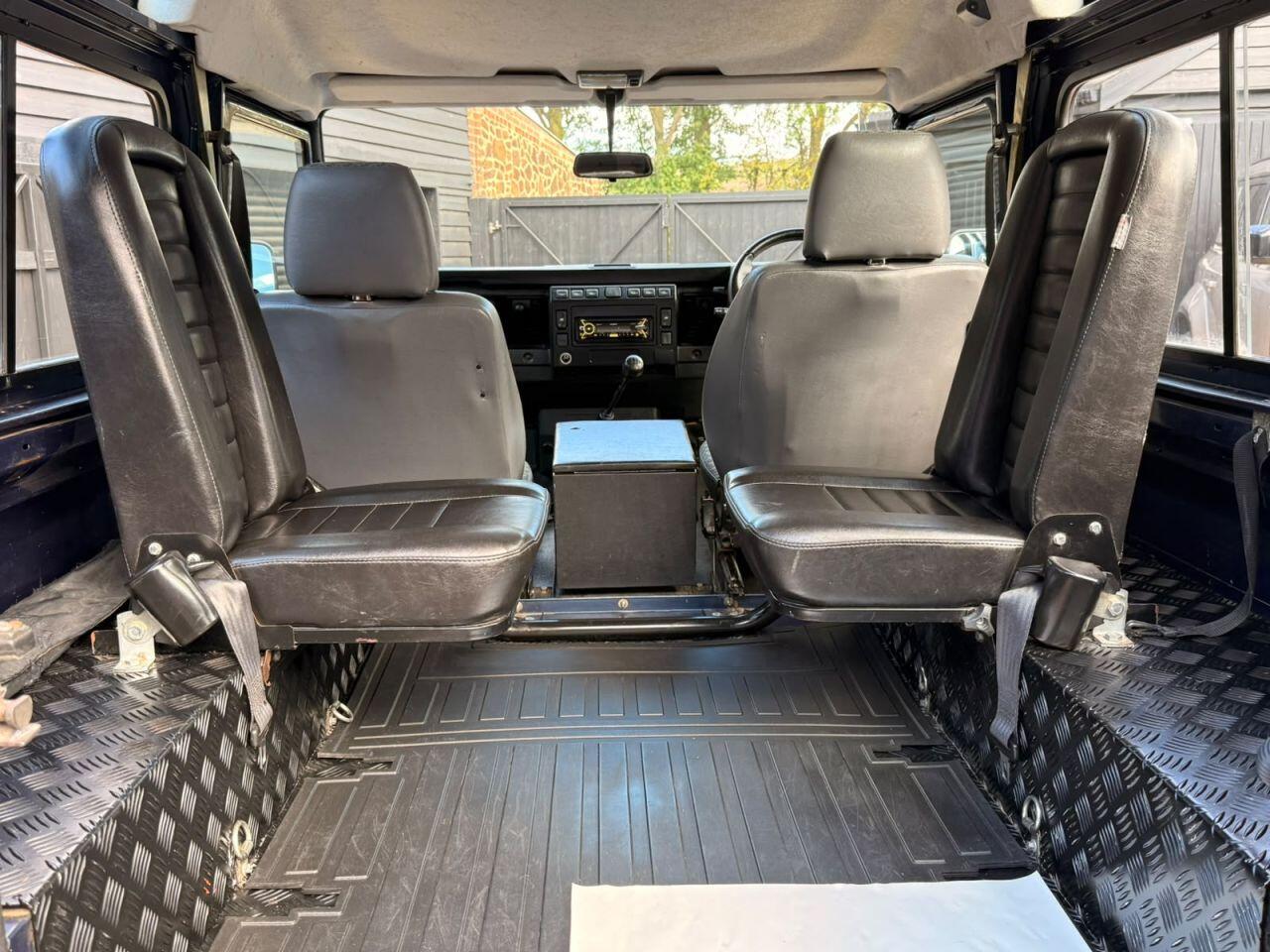 Land Rover Defender view 12