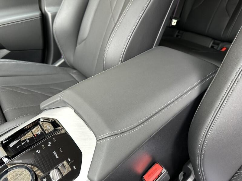 BMW X3 view 38