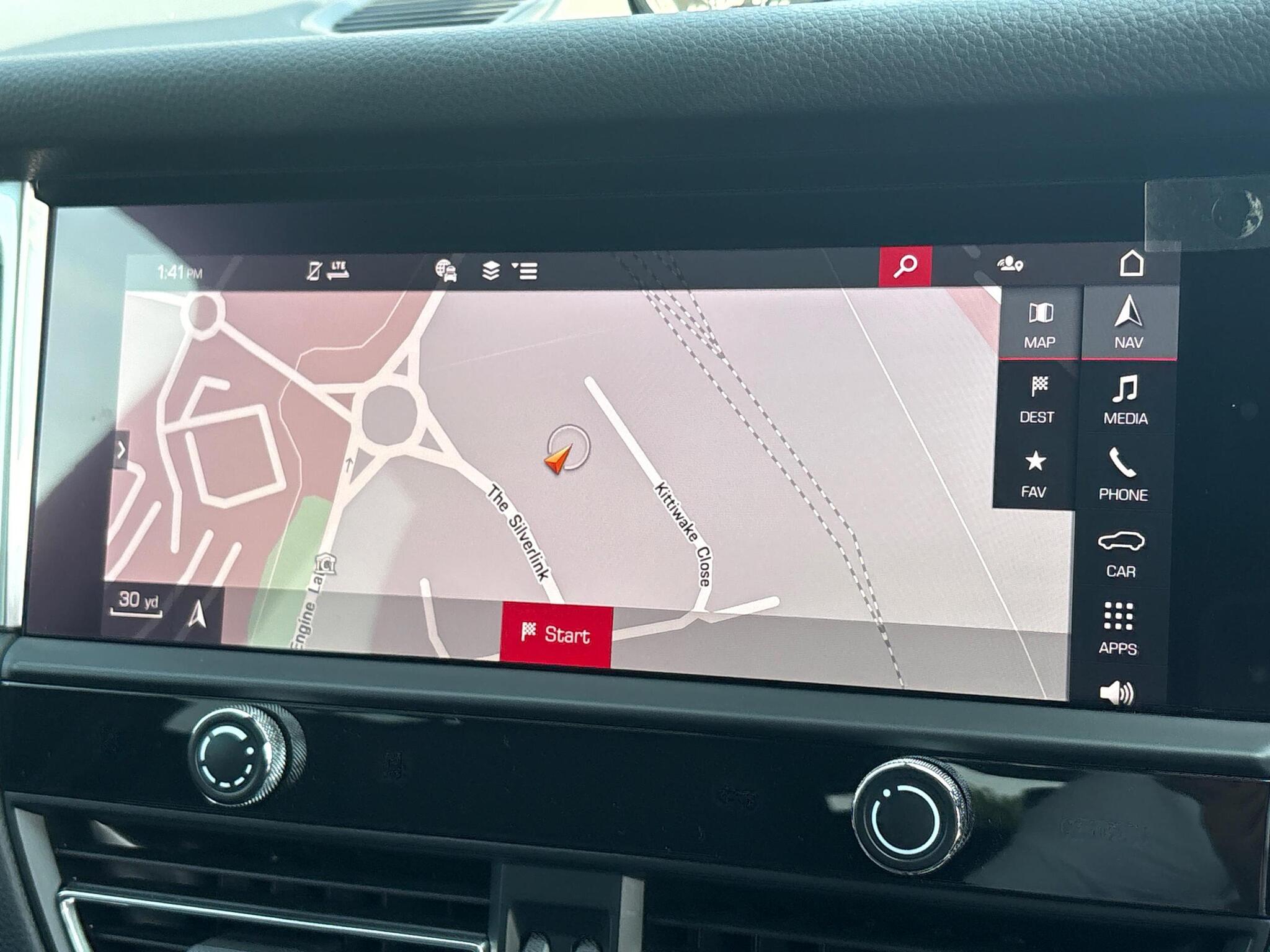 Porsche Macan view 32