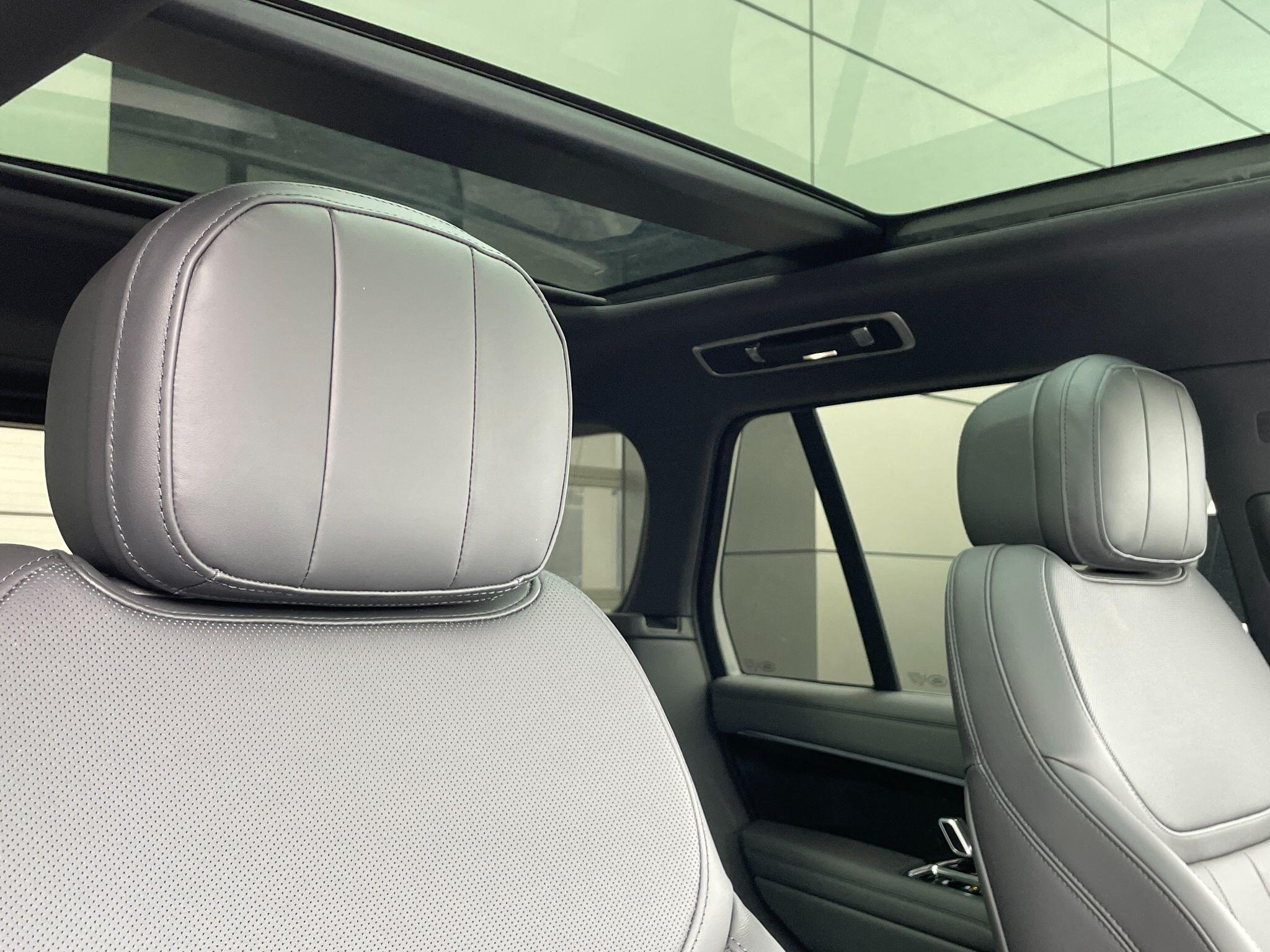 Land Rover Range Rover view 11