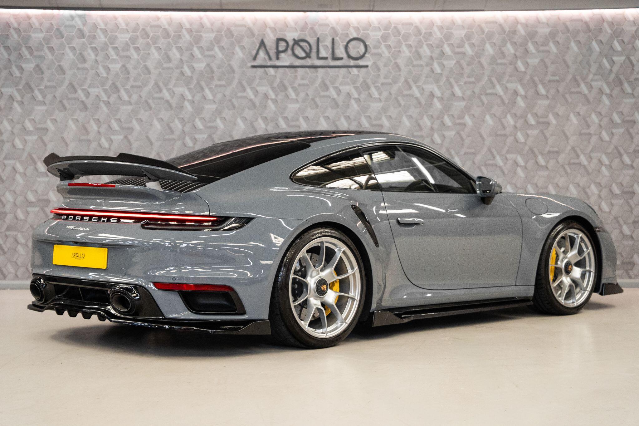 Porsche 911 view 2