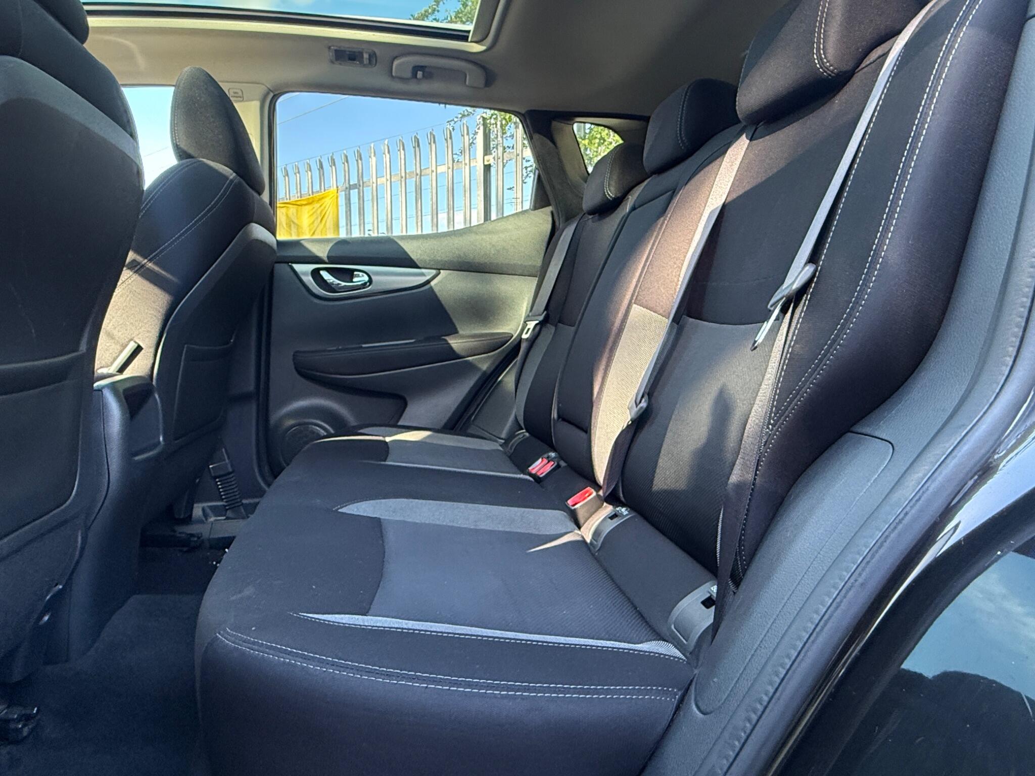 2017 Nissan Qashqai image 50