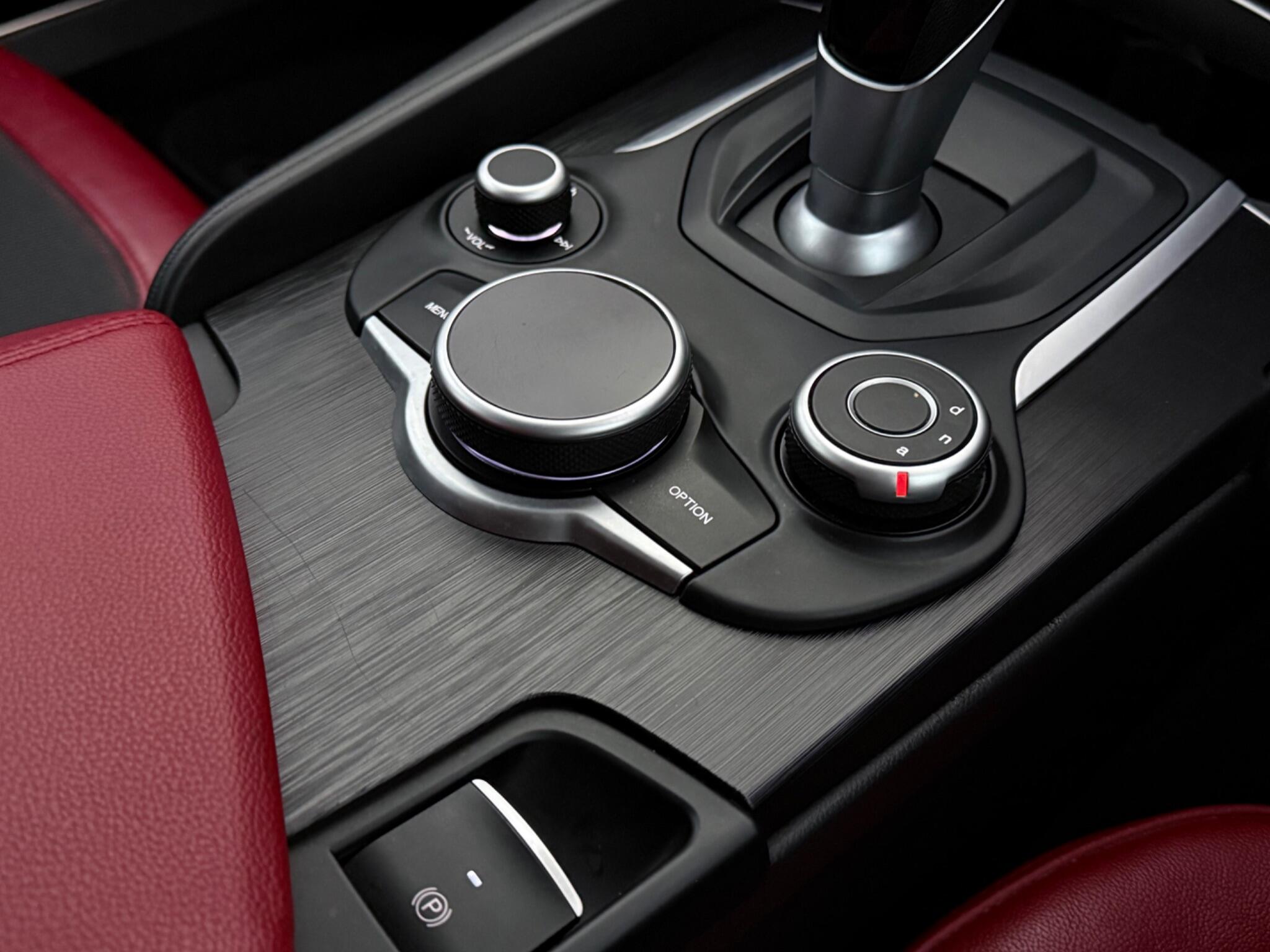 Alfa Romeo Giulia view 22