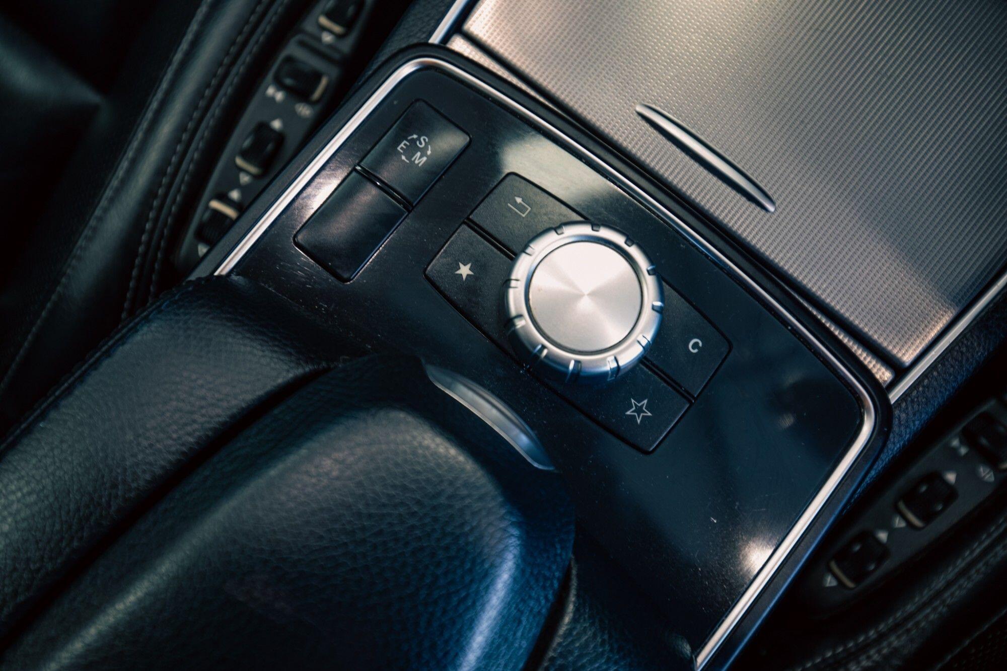 Mercedes-Benz E-Class view 18