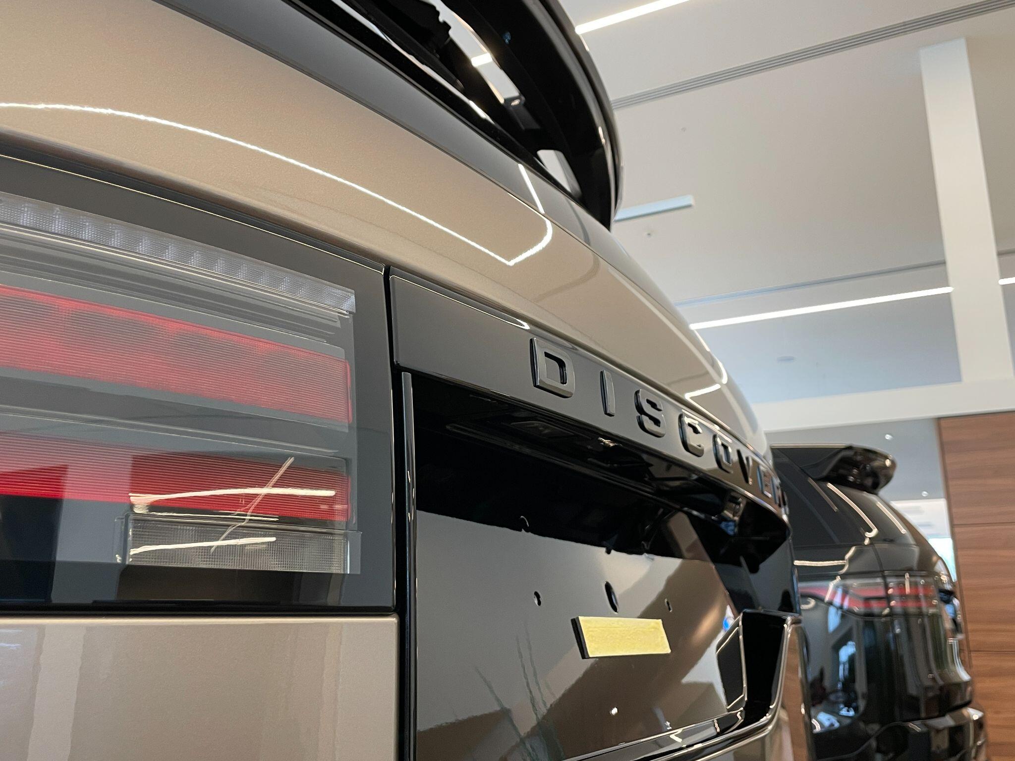 Land Rover Discovery view 39