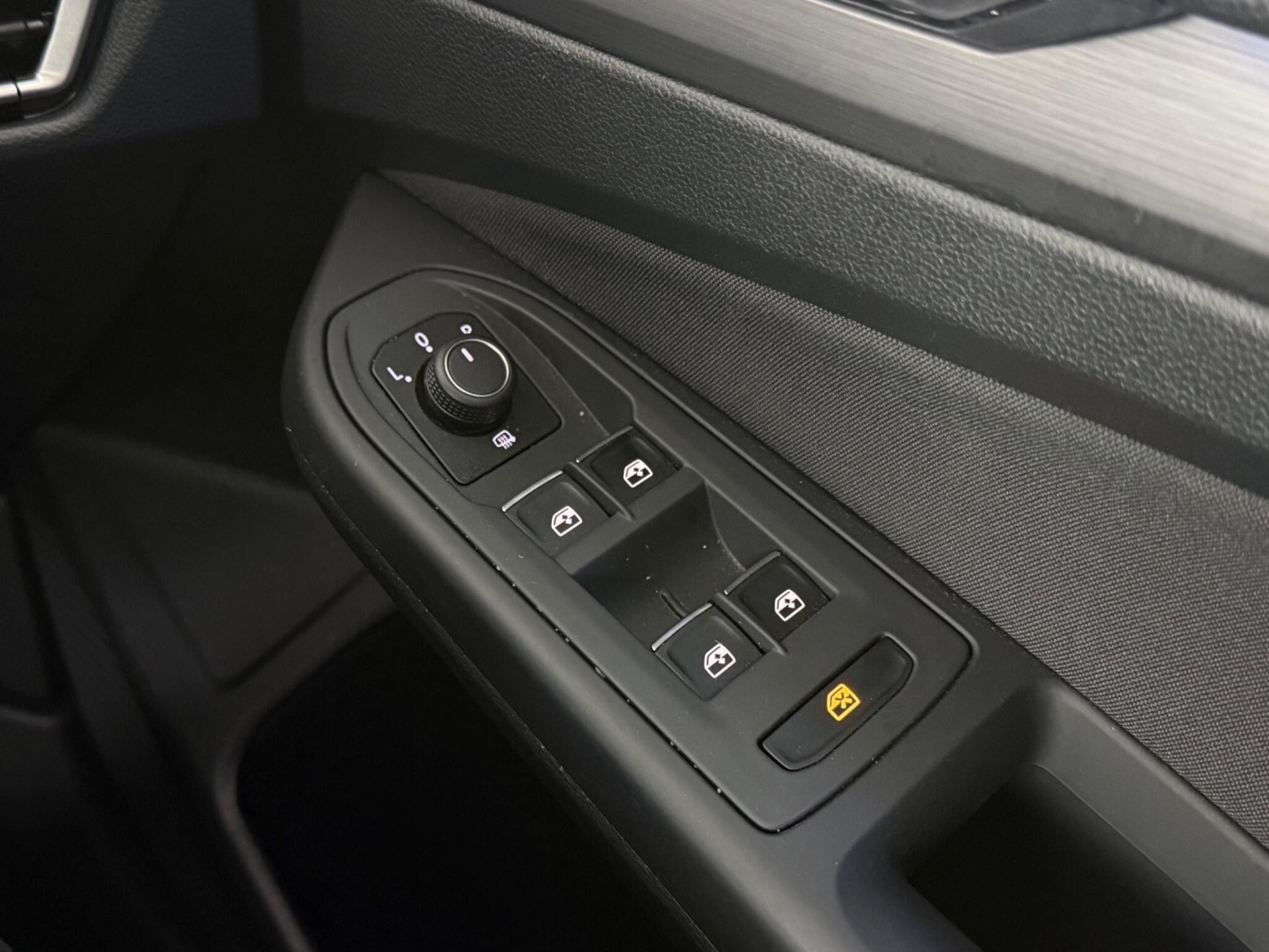 Volkswagen Golf view 18