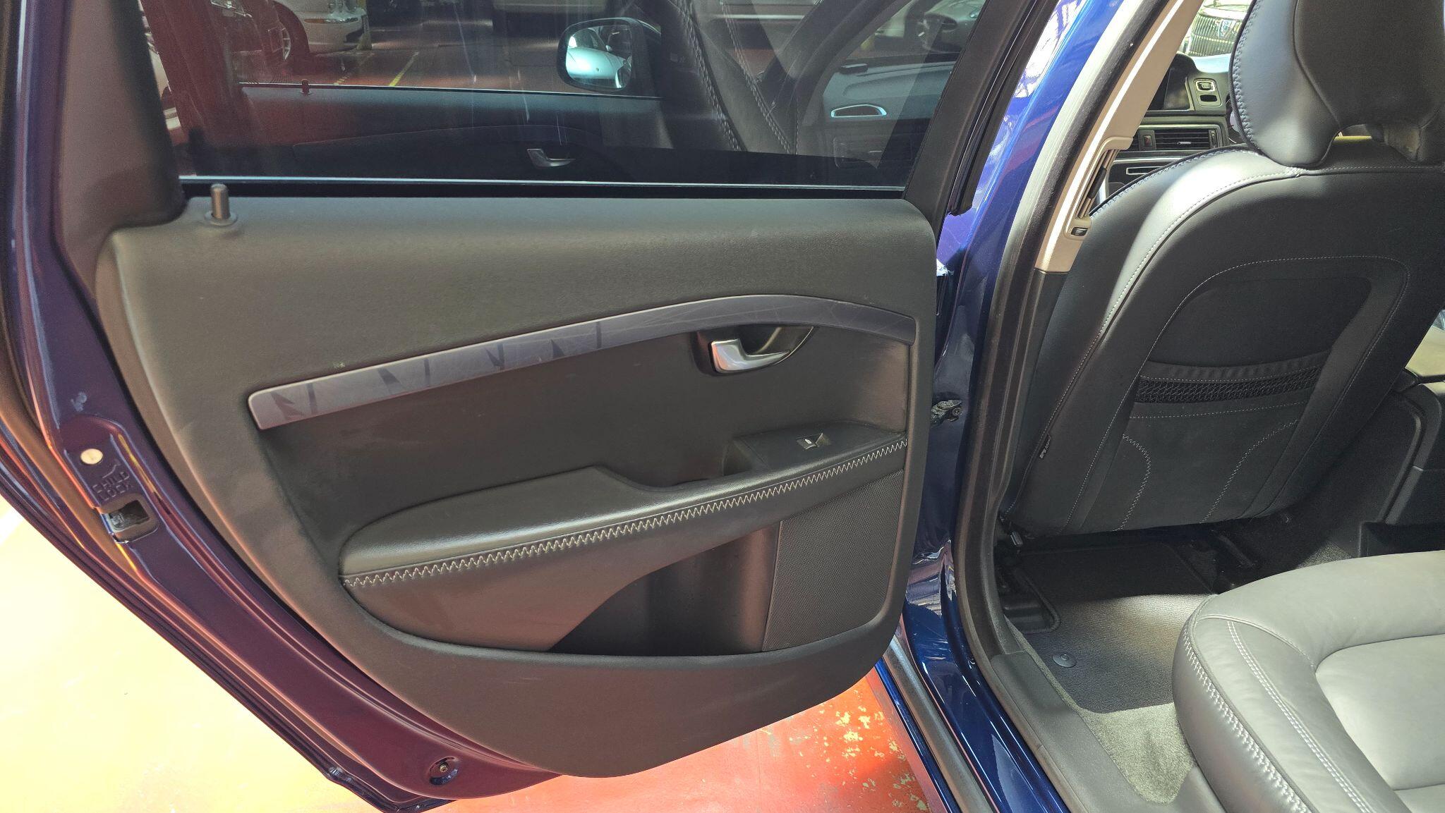 Volvo V70 view 21