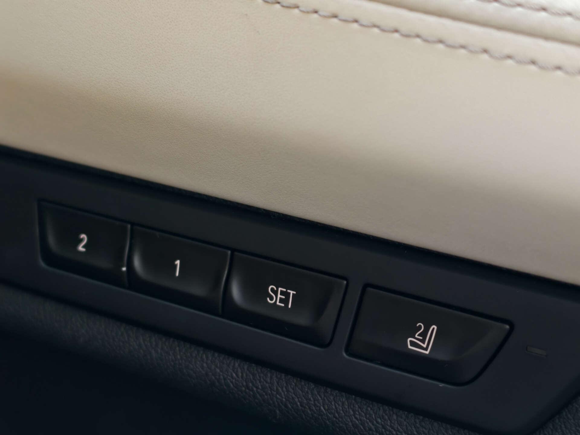 BMW 7 Series view 26