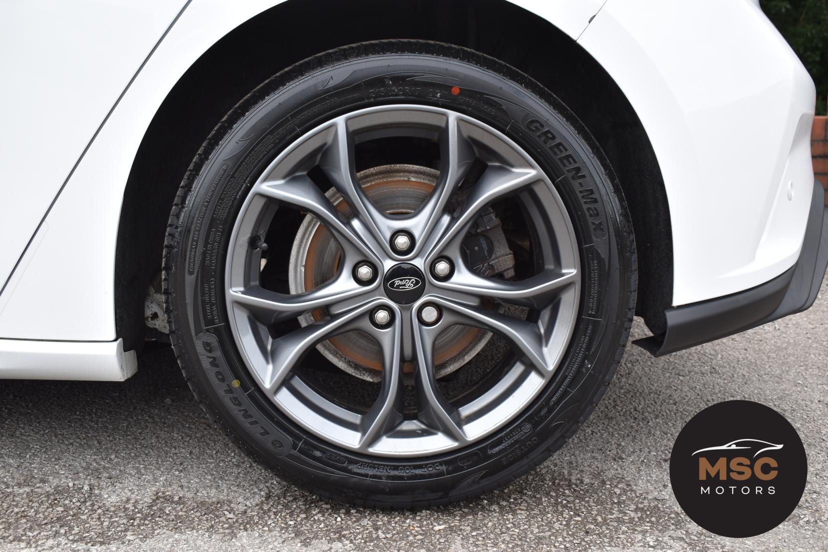 Ford Focus view 27