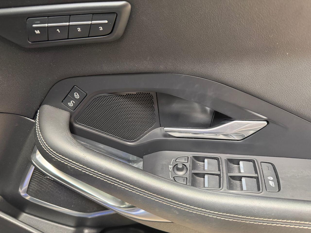 Jaguar E-Pace view 23