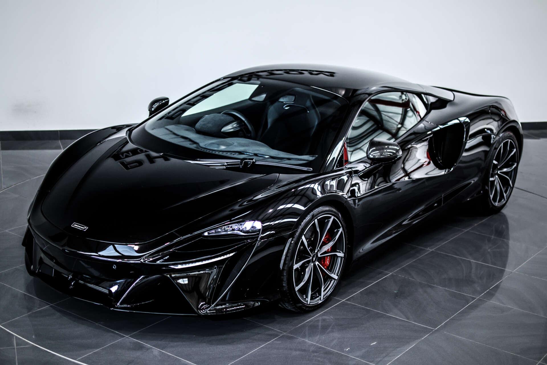 McLaren Artura view 16