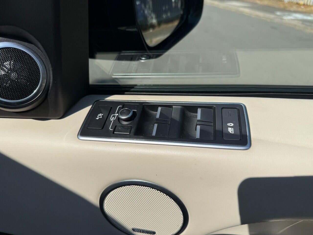 Land Rover Range Rover view 20